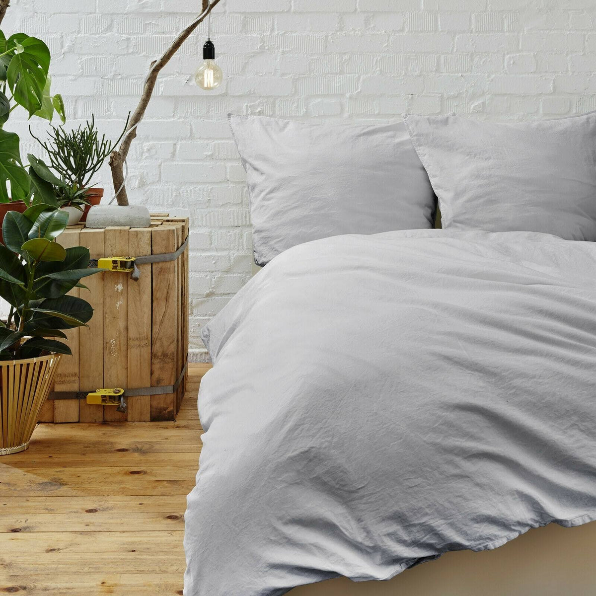 Bluff City Bedding Duvet Cover Set Super Soft Egyptian Comfort 1800 Count 3 Piece for Comforter Silver King - Product image 1